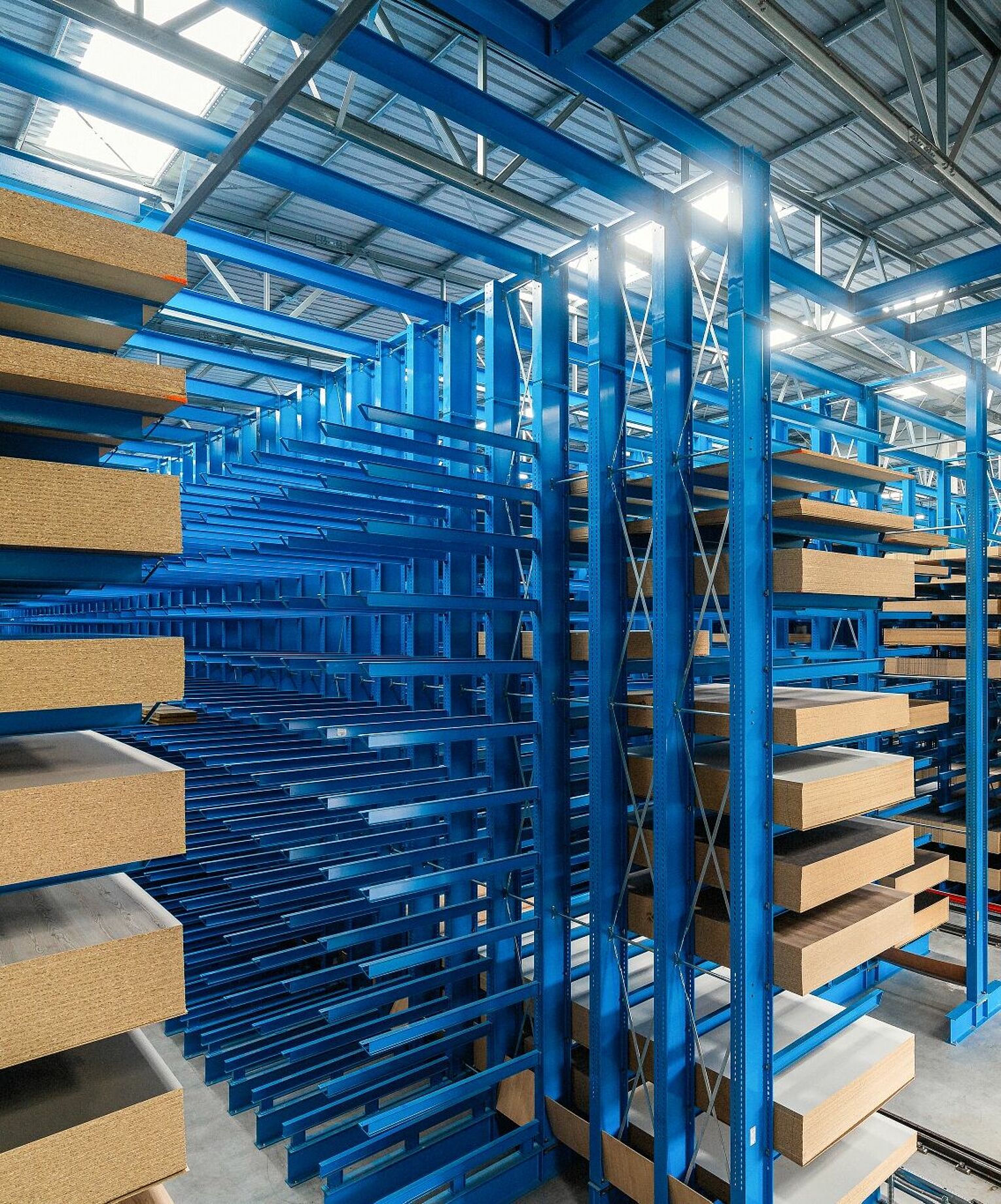 [Translate "Portugal"] Cantilever racking timber trade