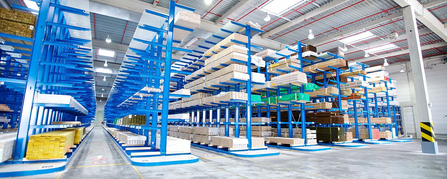 [Translate "Portugal"] Cantilever racking for narrow aisle