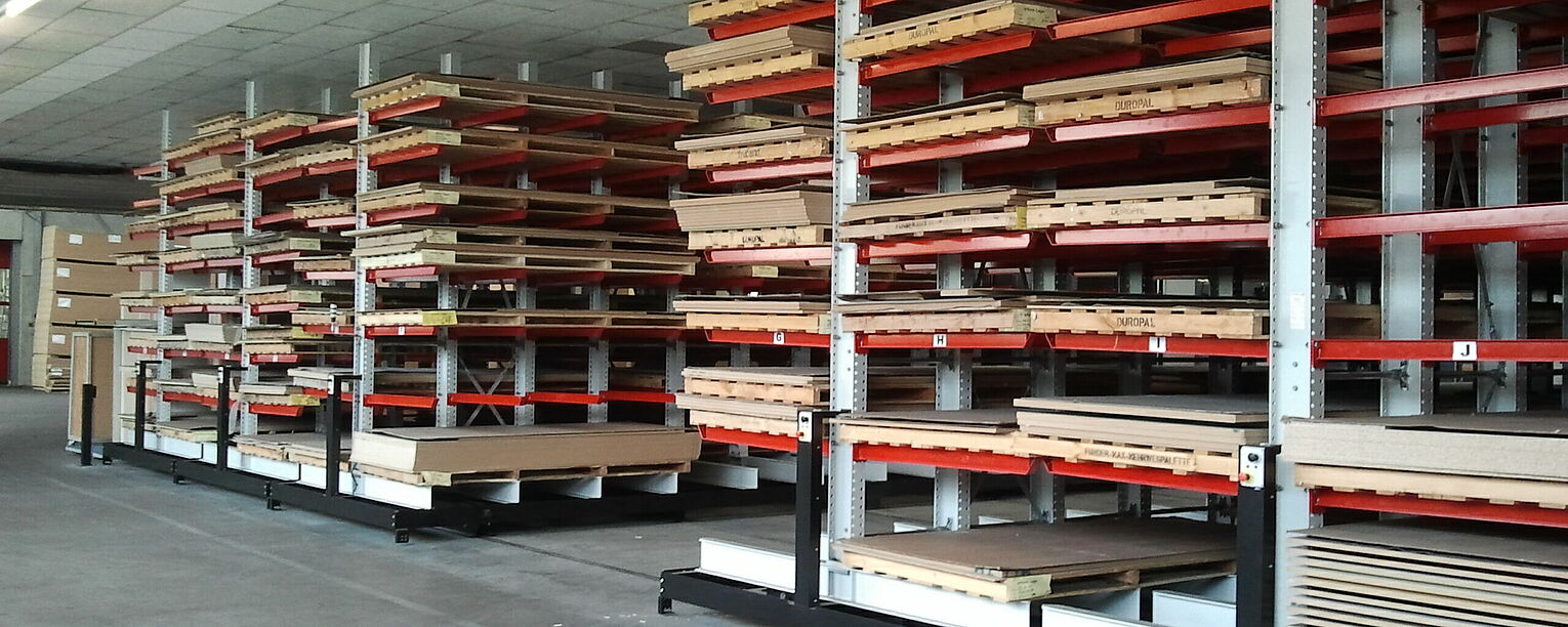 [Translate "Portugal"] Mobile cantilever racking