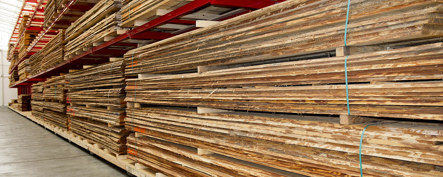 [Translate "Portugal"] Cantilever racking timber trade