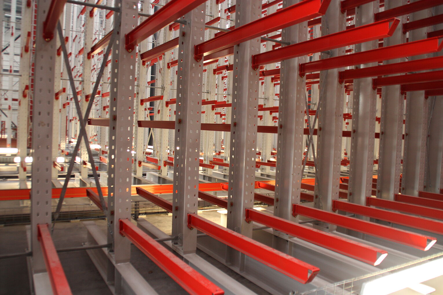 [Translate "Portugal"] Cantilever racking system