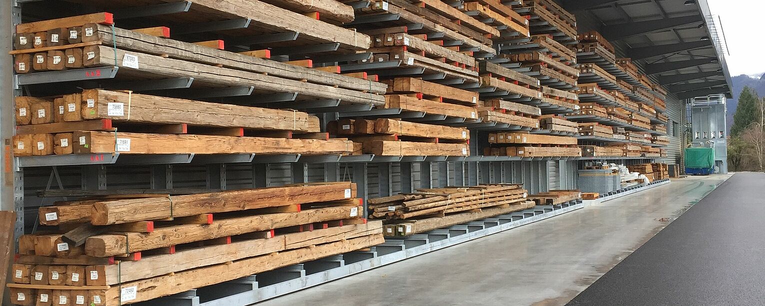 [Translate "Portugal"] Cantilever racking timber trade